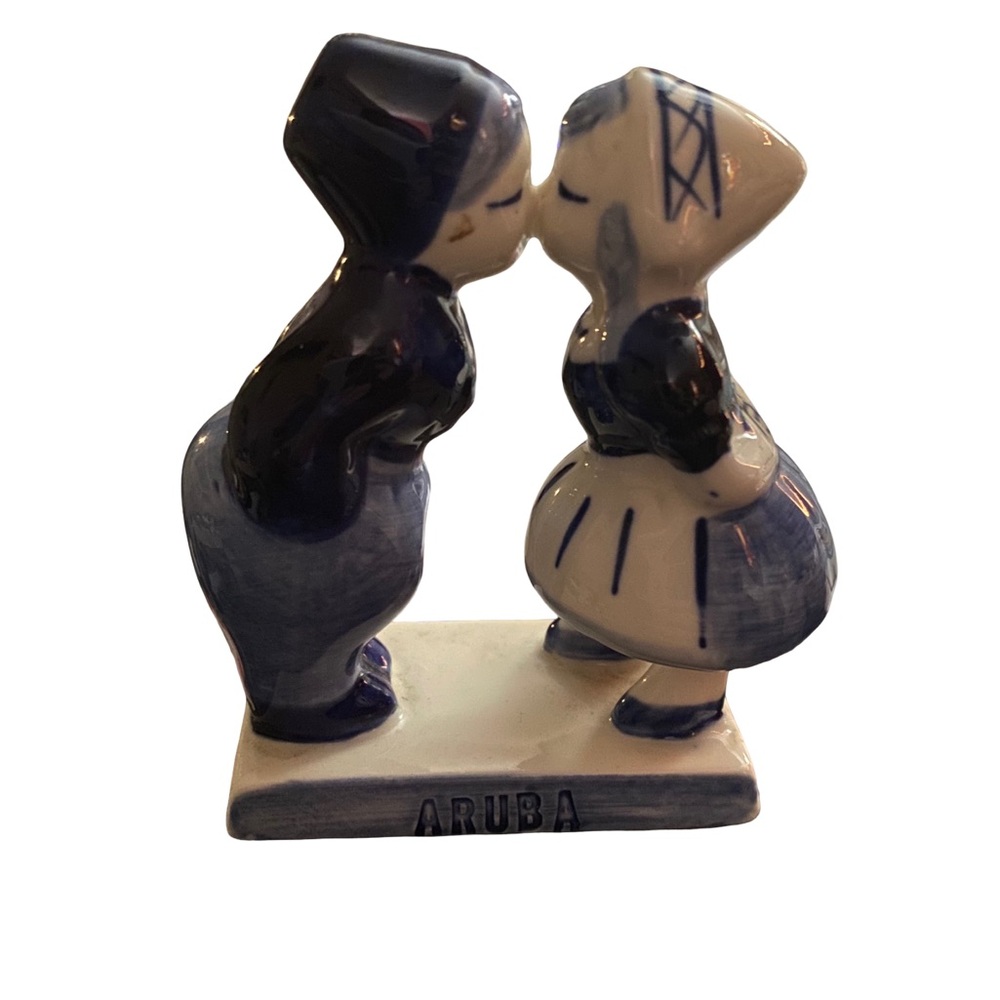 Vintage Delft Deco Blue Hand Painted Dutch Boy and Girl Kissing Figurine “Aruba”